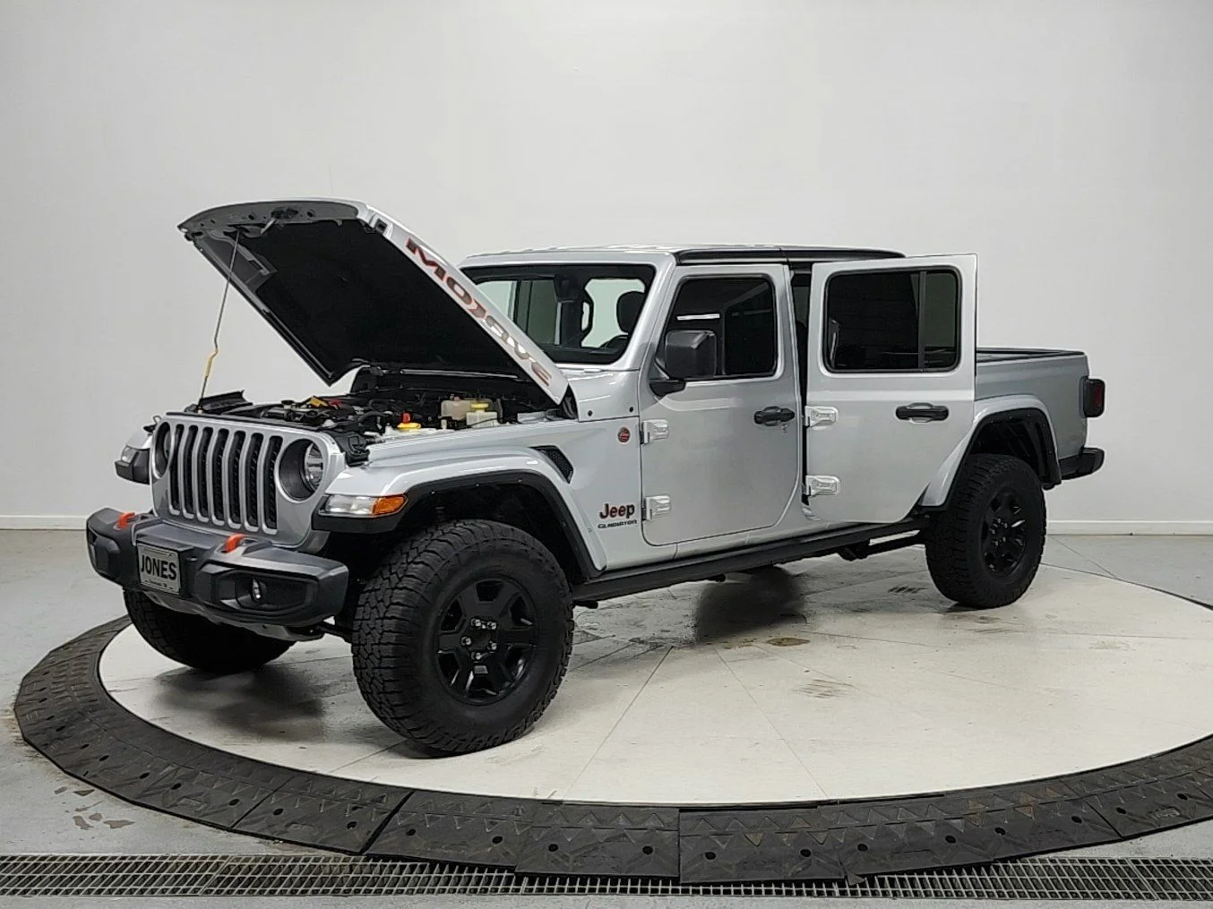 Used 2022 Silver Jeep Mojave image 11