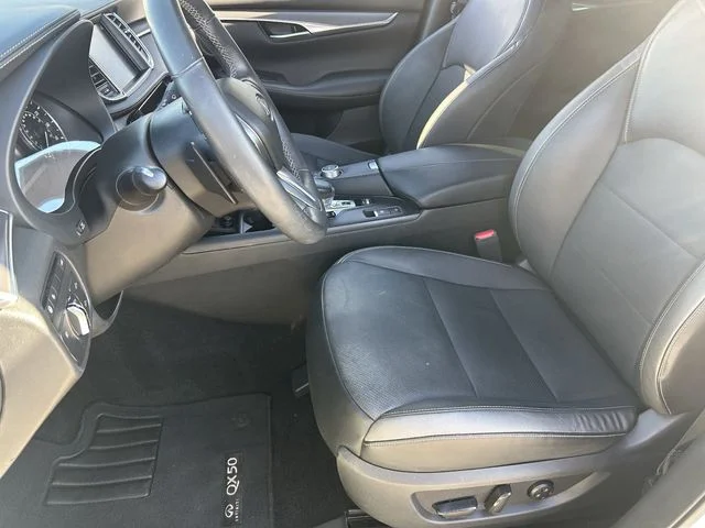 Used 2022 Majestic White INFINITI Luxe image 22