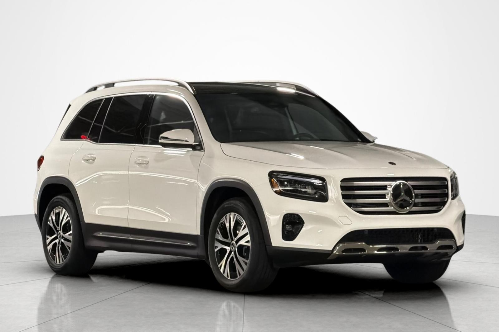 New 2026 Polar White Mercedes-Benz GLB 250 SUV image 7