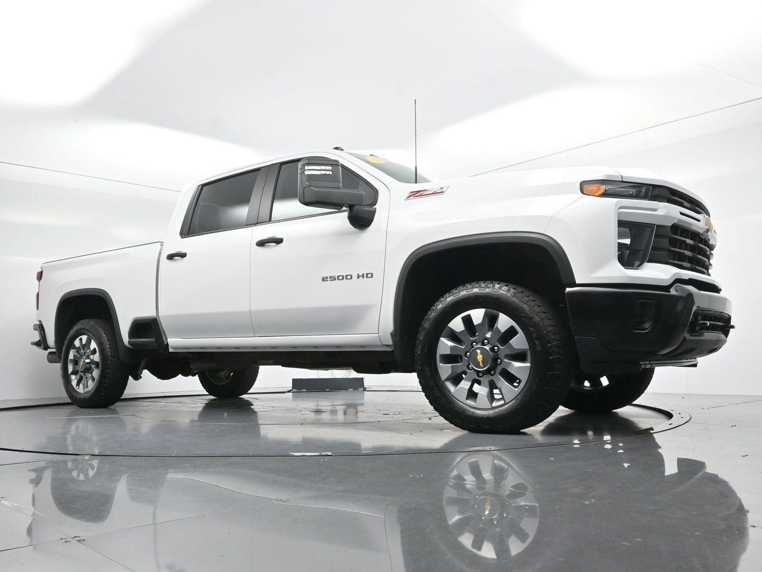 Used 2024 Summit White Chevrolet Custom image 42