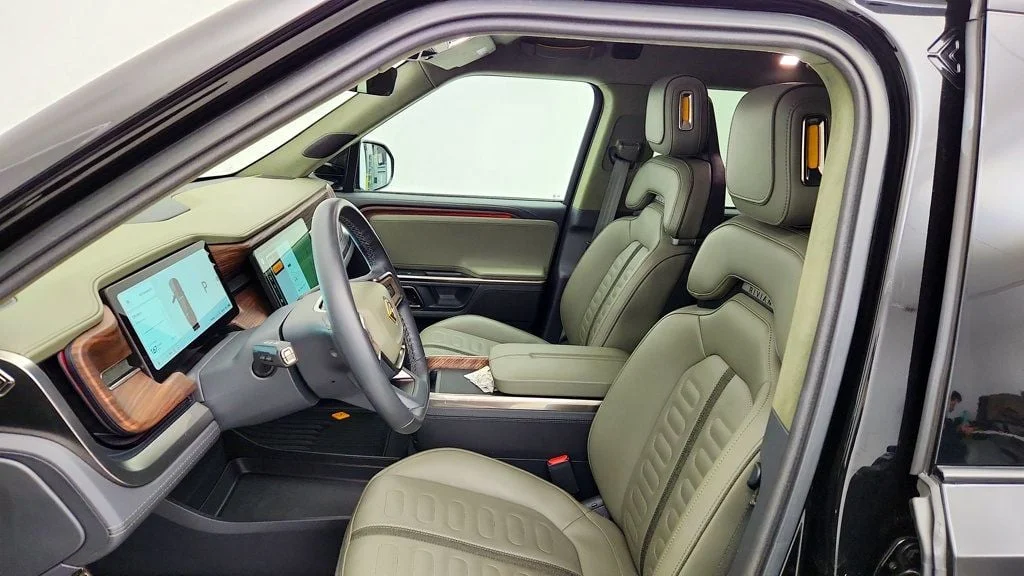 Used 2023 Midnight Rivian Launch Edition AWD image 22