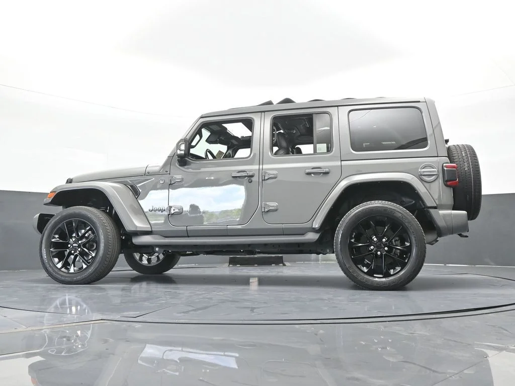 Used 2022 Sting-Gray Clearcoat Jeep Unlimited Sahara High Altitude image 62