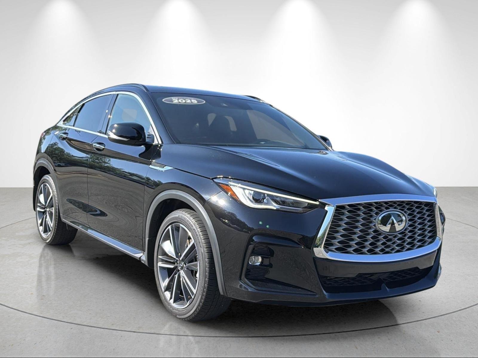 Used 2025 Black Obsidian INFINITI LUXE image 7