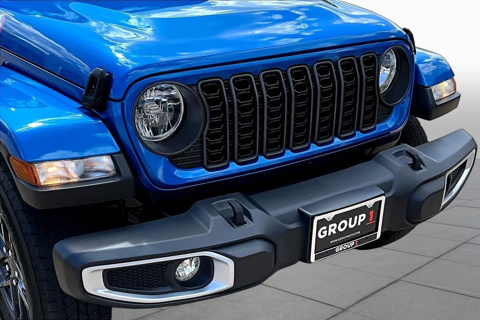 Used 2024 Hydro Blue Pearlcoat Jeep Sport S image 13