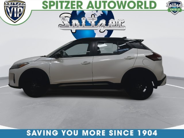 Used 2022 White Nissan SR image 6