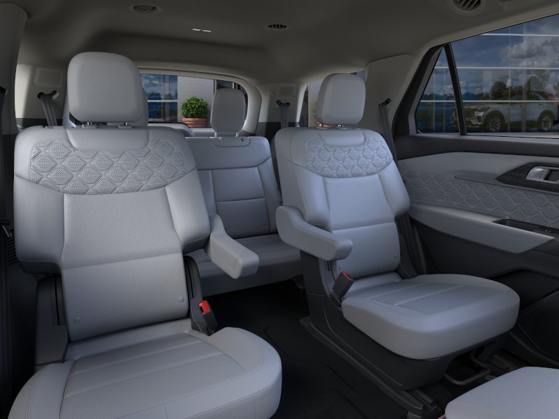New 2026 Star White Metallic Tri-Coat Ford Platinum image 11