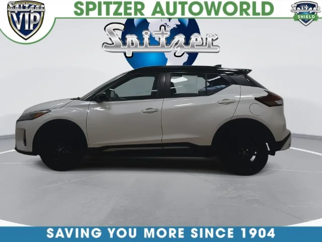 Used 2022 White Nissan SR image 6