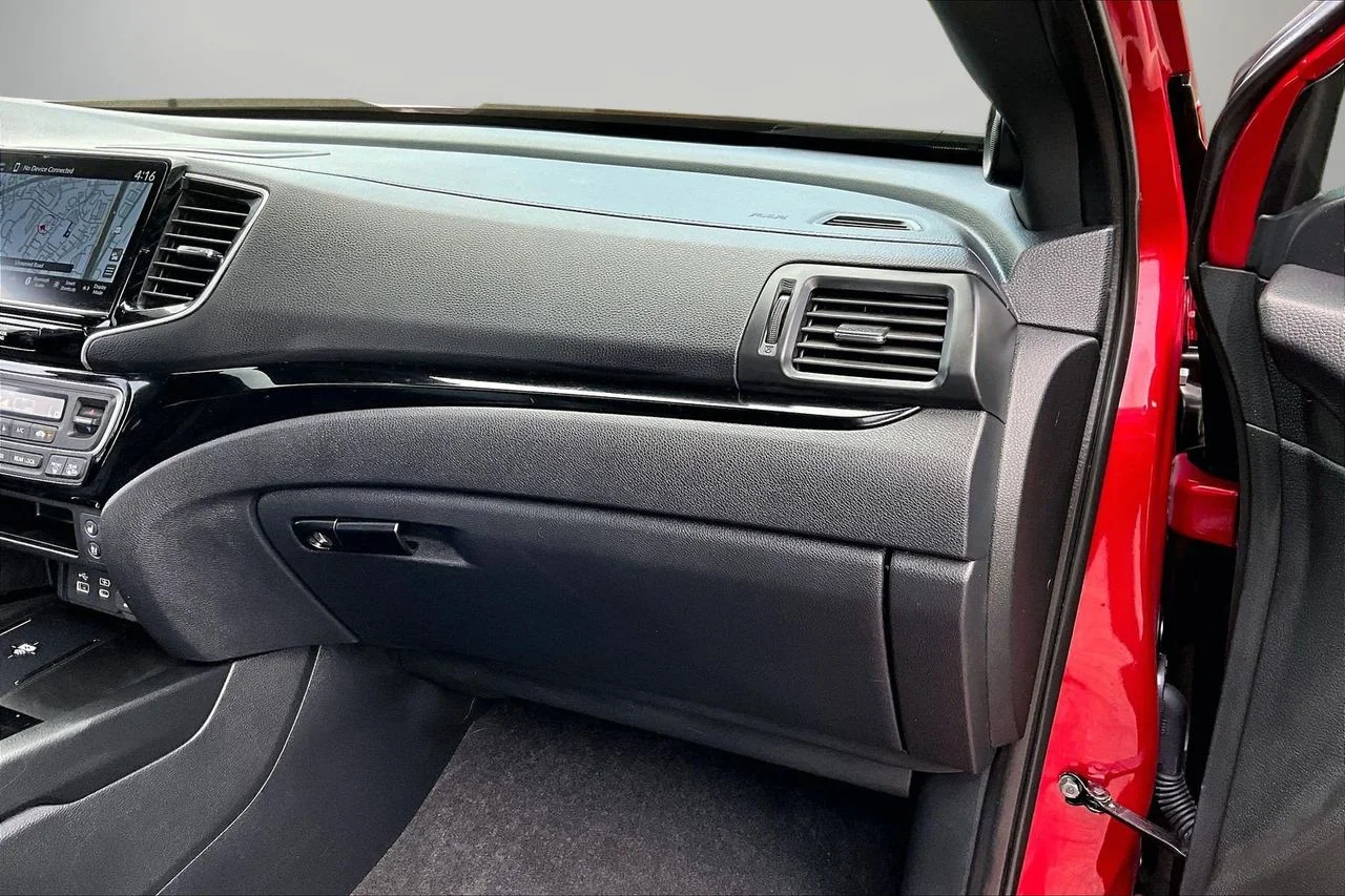 Used 2025  Honda Black Edition image 20