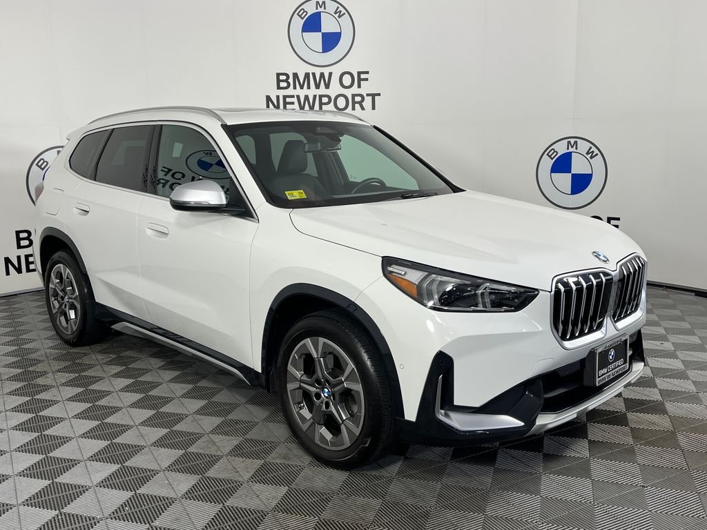 Used 2024 White BMW xDrive28i image 1