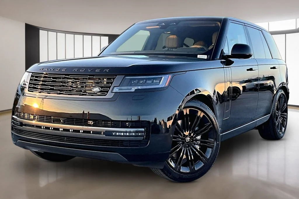 New 2027 Santorini Black LAND ROVER SE image 1