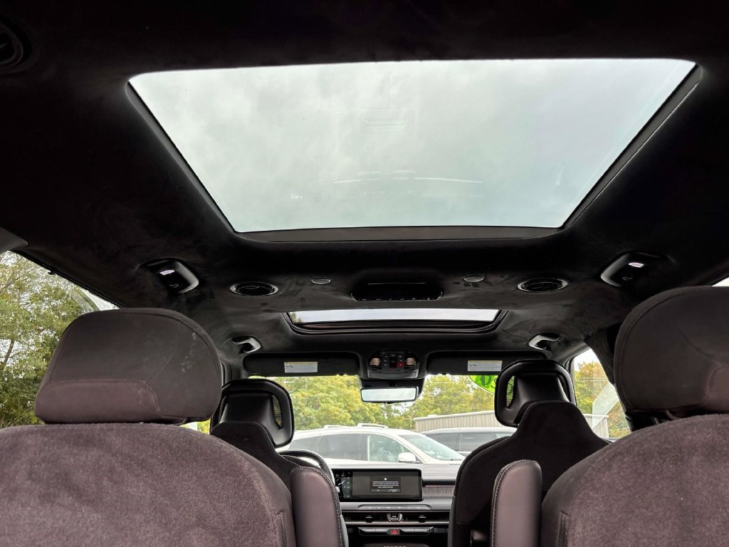 Used 2027 White Kia X-Line SX-Prestige image 17