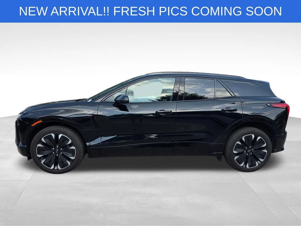 Used 2025 Black Chevrolet RS image 3