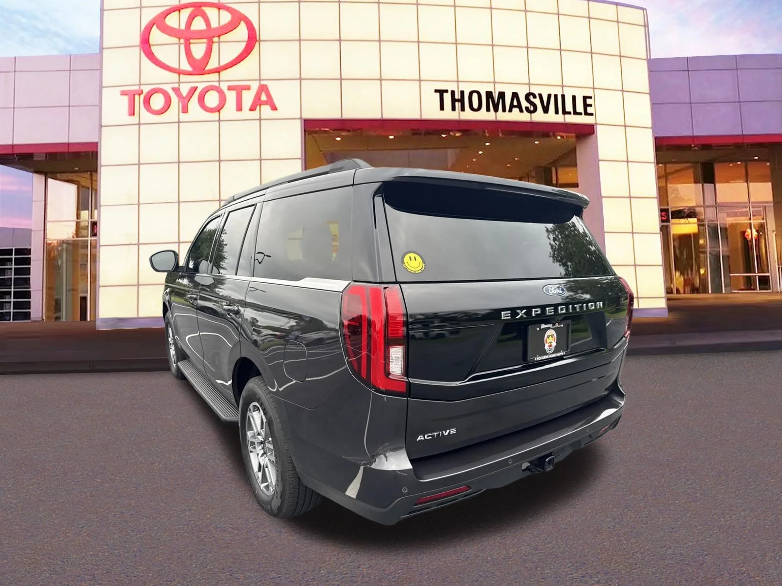 Used 2026 Dark Matter Gray Metallic Ford Active image 7