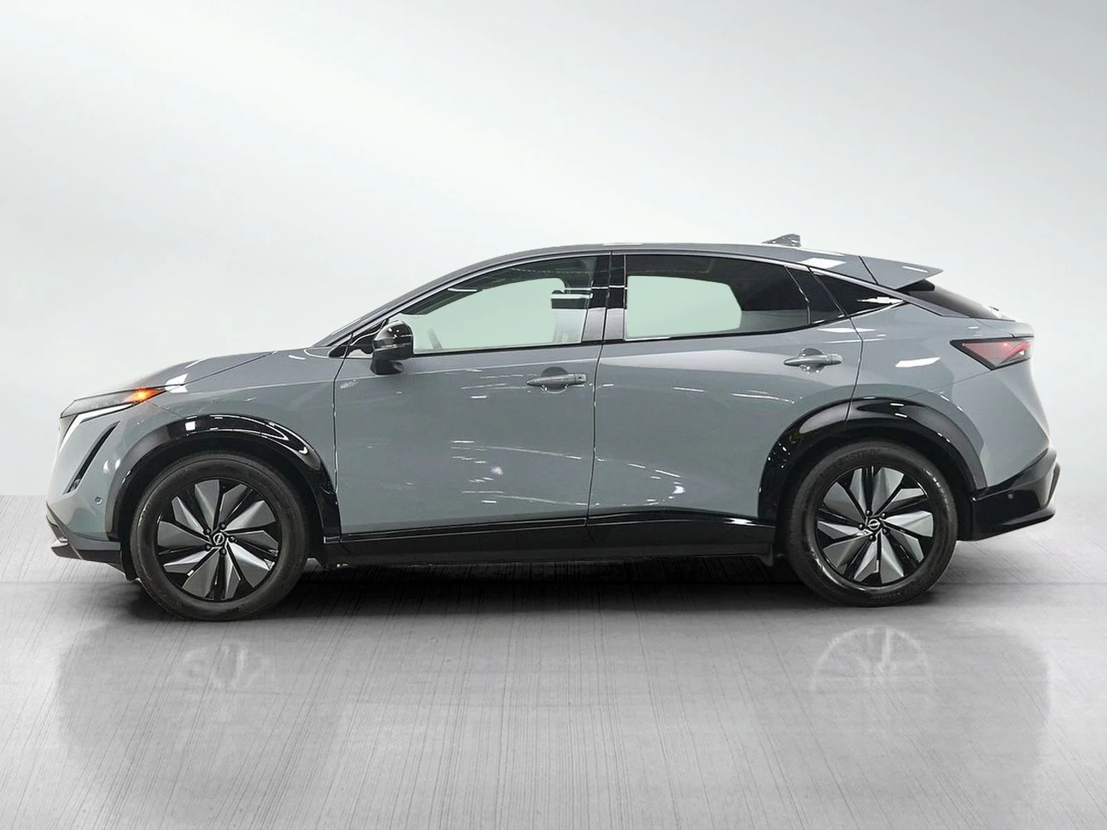 Used 2025 Nissan ARIYA Platinum+ with VIN JN8DF0CH8SM766835 for sale in Burnsville, MN