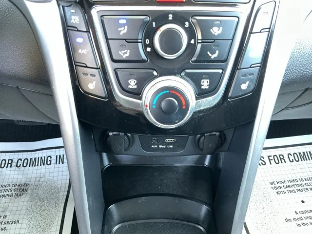 Used 2016 Black Hyundai Base image 11
