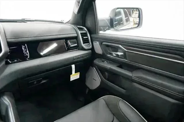 2026 RAM 1500 Laramie - Photo 11