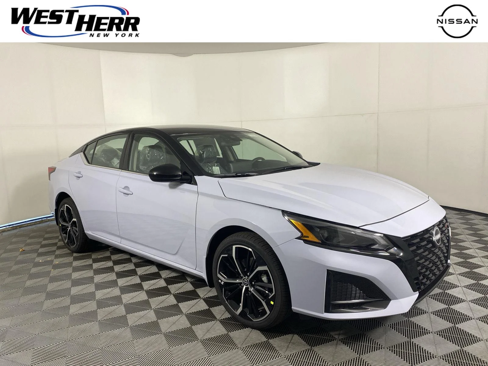 New 2026 Gray Sky Pearl / Super Black Two-tone Nissan SR image 1