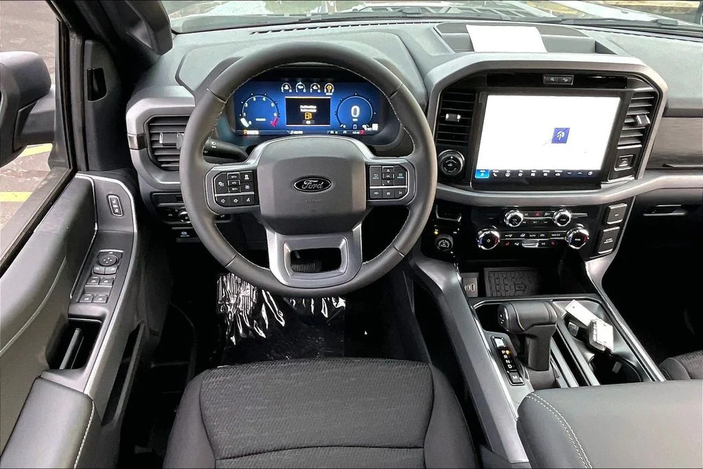 New 2026 Carbonized Gray Metallic Ford XLT image 4