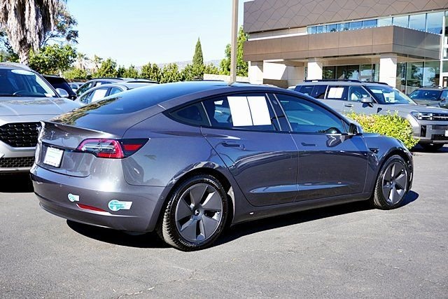 Used 2021  Tesla Standard Range Plus image 7