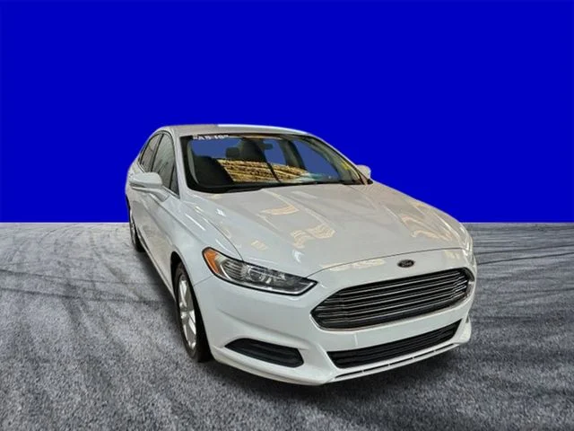Used 2016 Oxford White Ford SE image 3