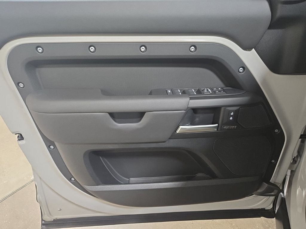 New 2026 Borasco Grey Land Rover X-Dynamic SE image 21