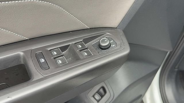 2022 Volkswagen Atlas SE w/Tech - Photo 14