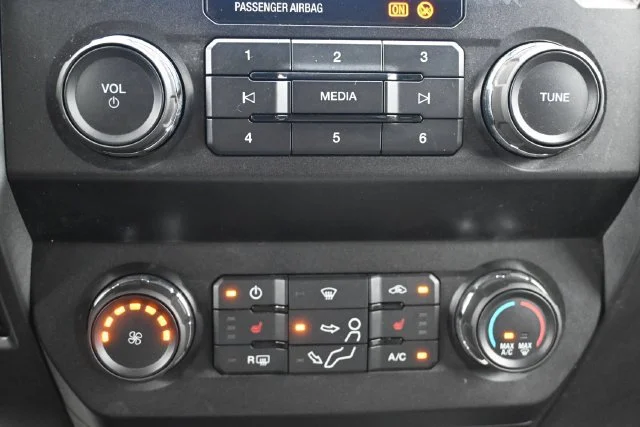Used 2019 Magnetic Metallic Ford XL image 18