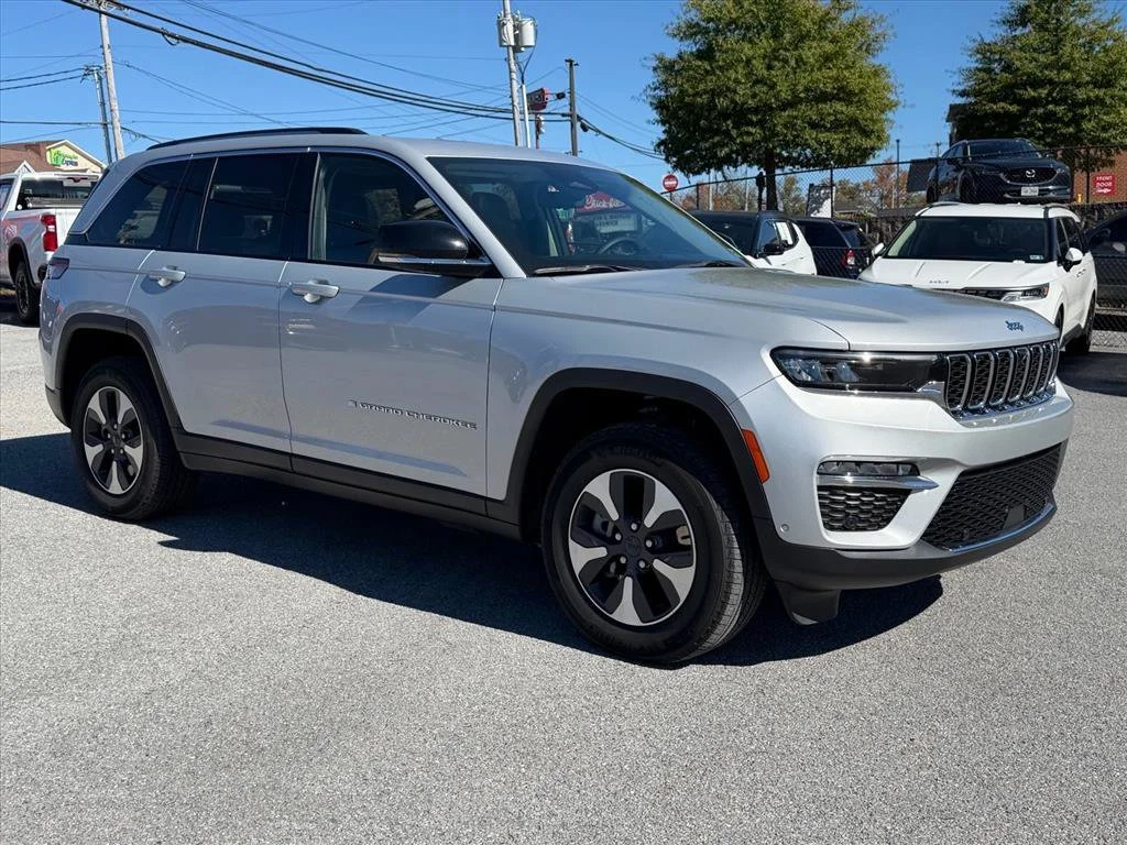 Used 2023 Silver Jeep 4xe image 14
