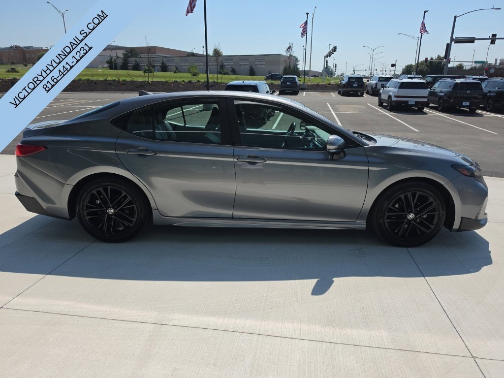 Used 2025  Toyota SE image 8