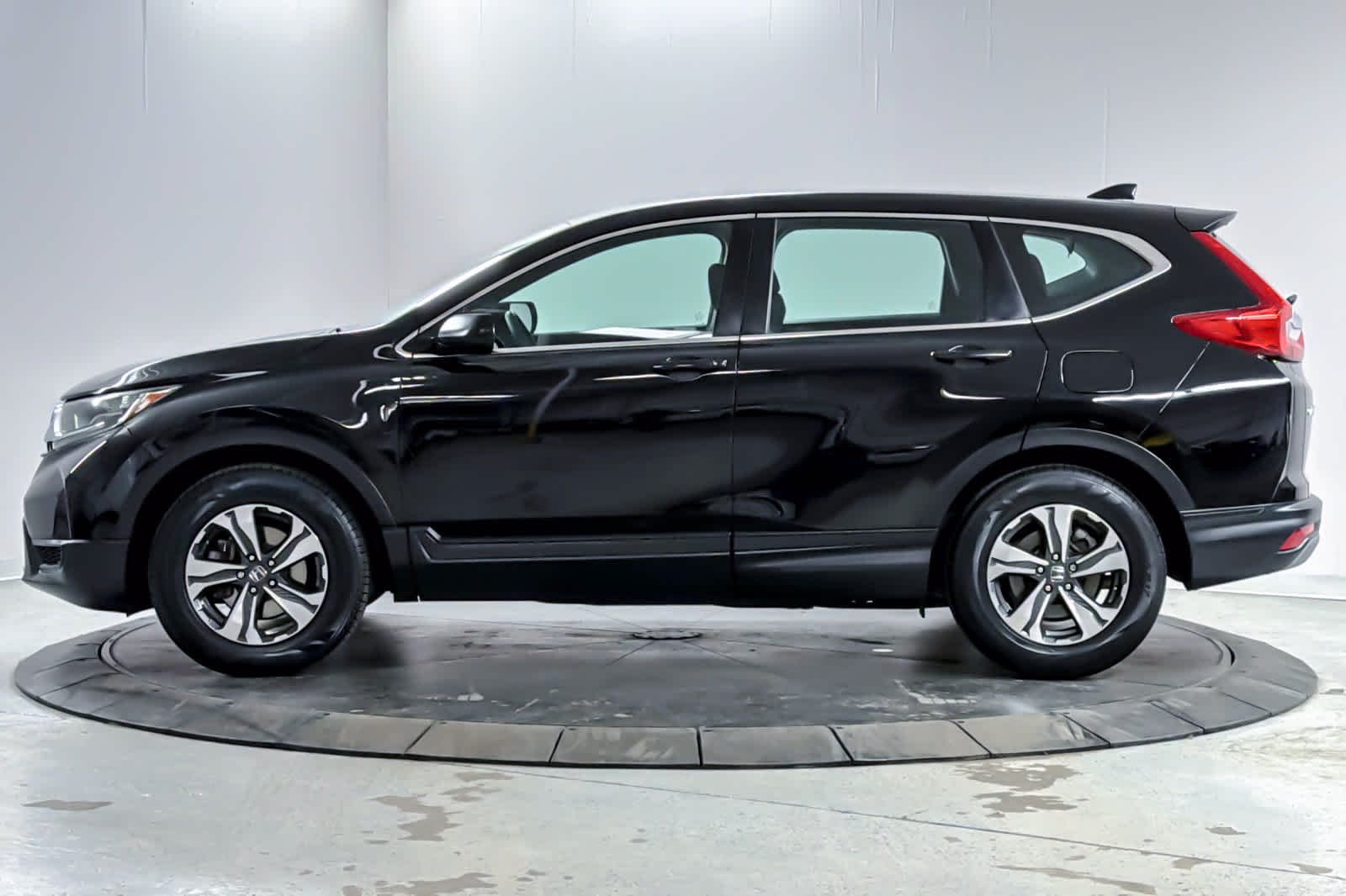 Used 2018 Black Honda LX image 5