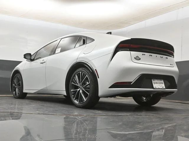 New 2026 Wind Chill Pearl <sup>1</sup> Toyota  XLE image 21