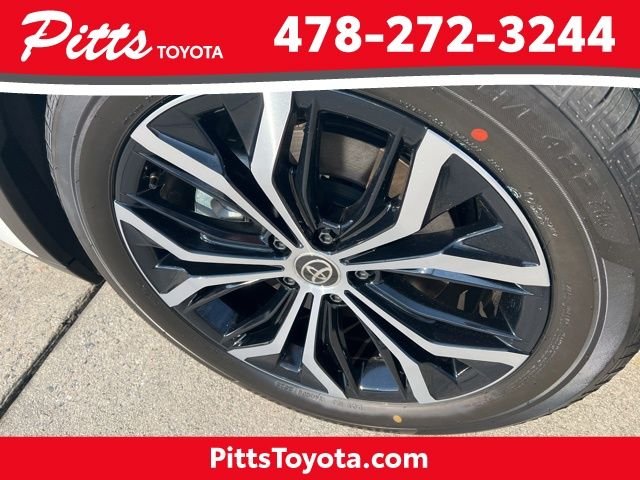 2026 Toyota Crown XLE - Photo 10