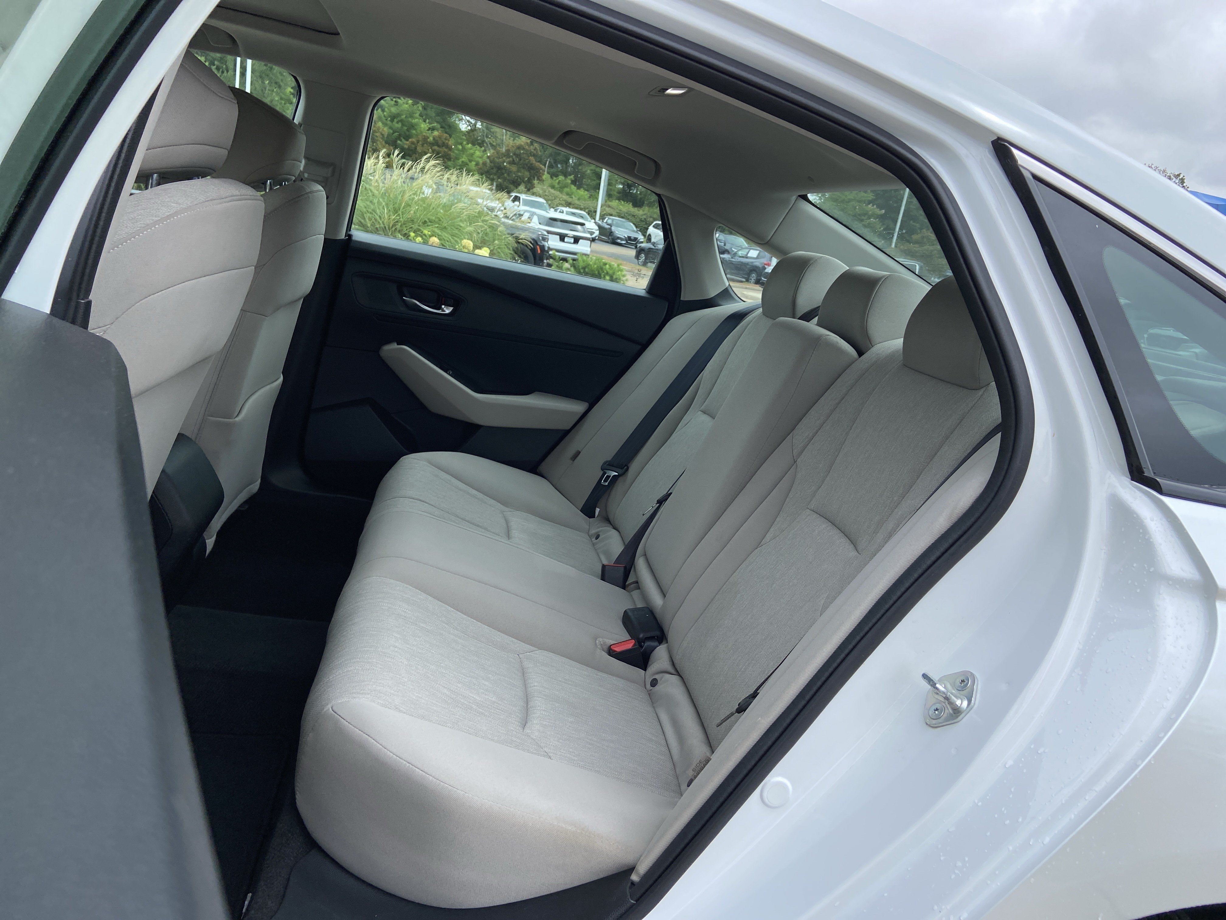 Used 2023 Platinum White Pearl Honda EX image 16