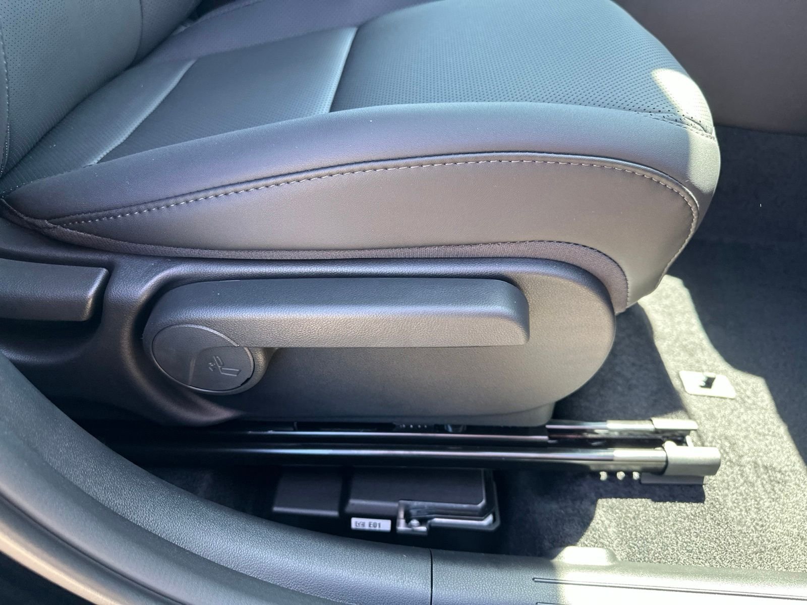 New 2026 Black Hyundai SEL Premium AWD image 29