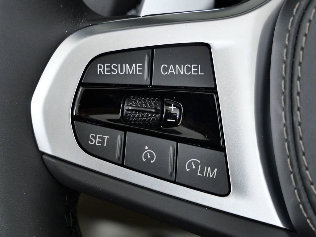 Used 2026 Black Sapphire Metallic BMW 840i image 39