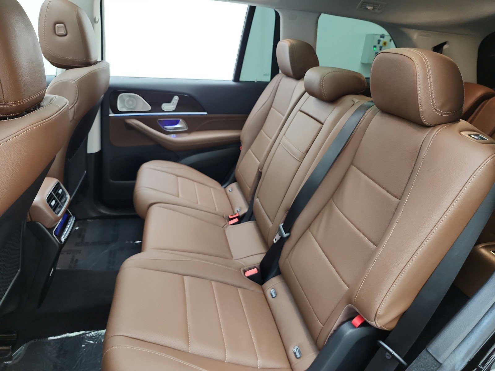 Certified Used 2026 Obsidian Black Metallic Mercedes-Benz GLS 450 4MATIC® SUV image 13