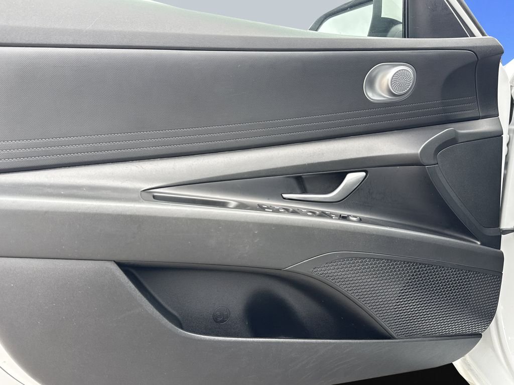 2022 Hyundai Elantra Blue - Photo 37