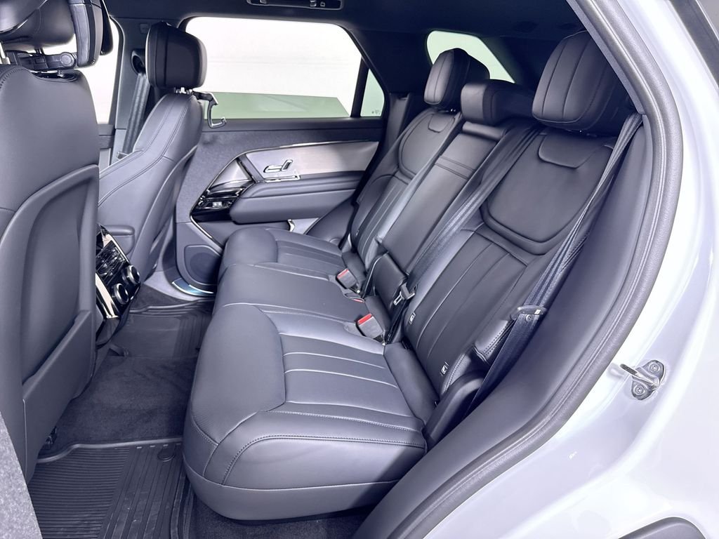 New 2026 Fuji White Land Rover SE image 20