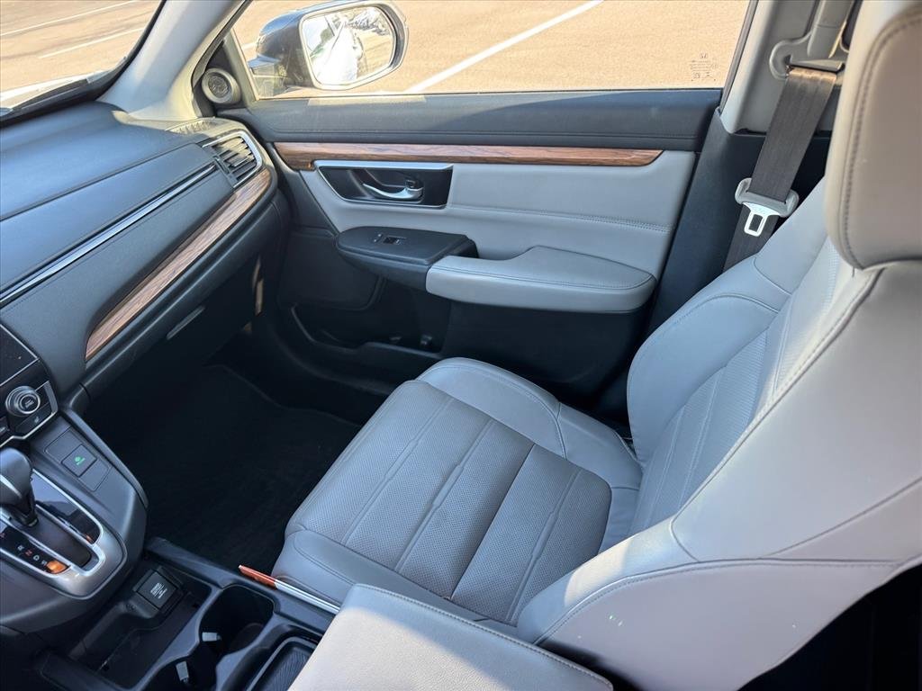 Used 2018 Modern Steel Metallic Honda Touring image 14