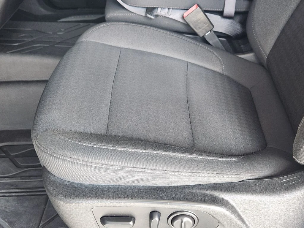Used 2021 Silver Chevrolet LT image 26