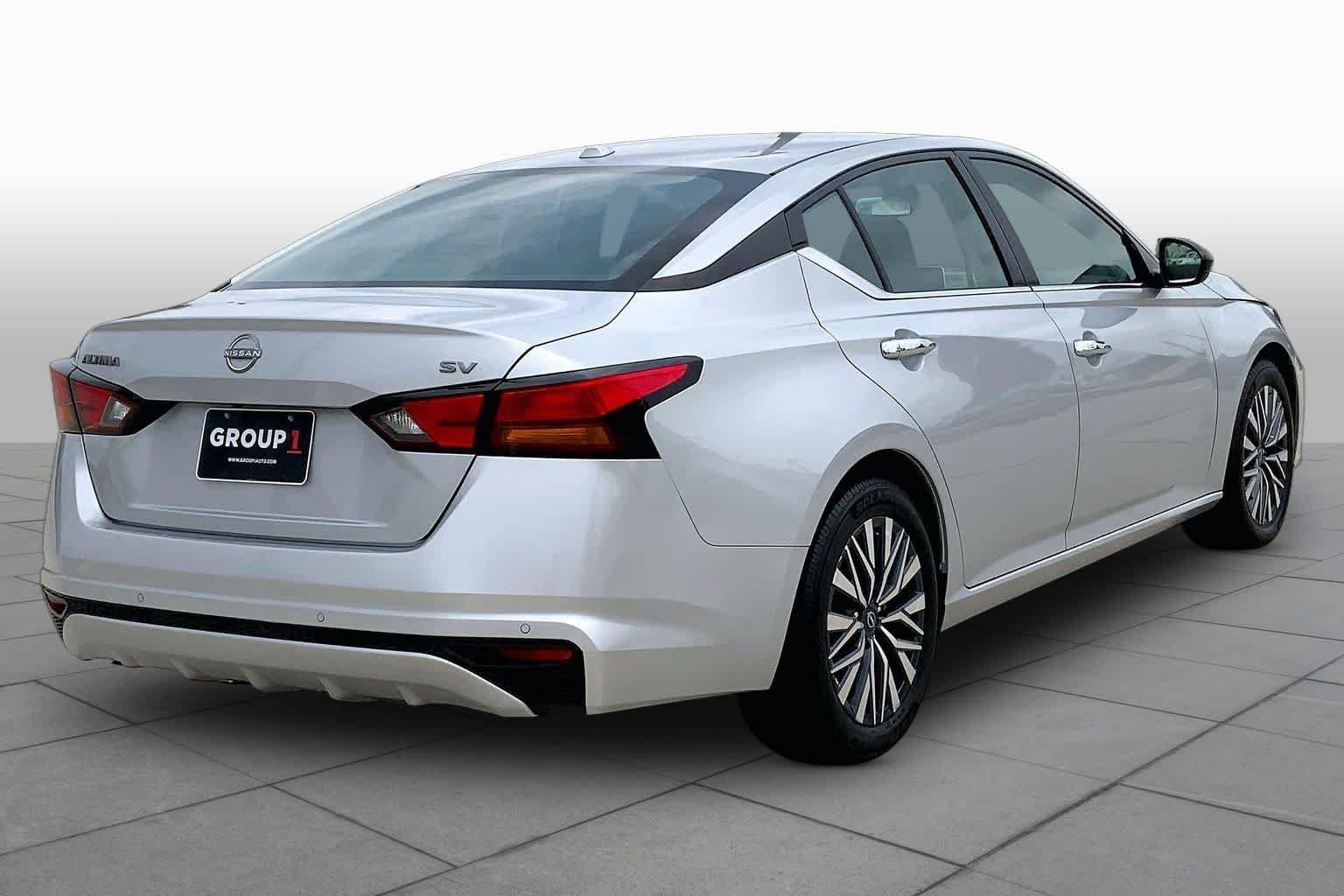 Used 2024 Brilliant Silver Metallic Nissan 2.5 SV image 13