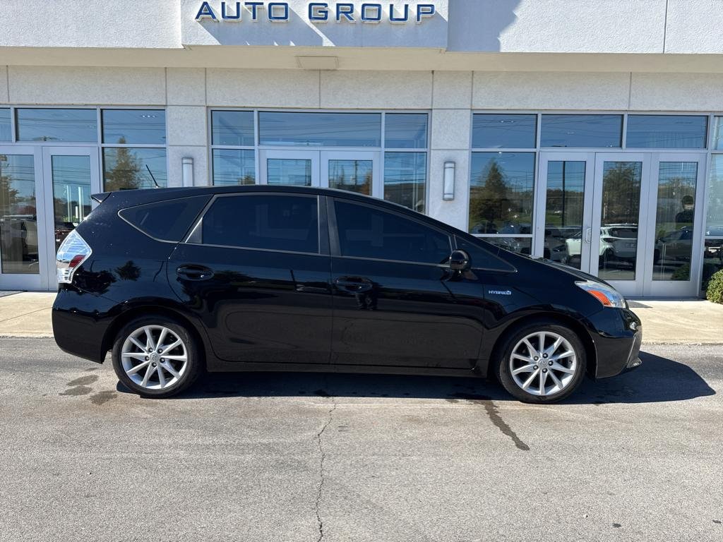 2012 Toyota Prius V Five photo 2