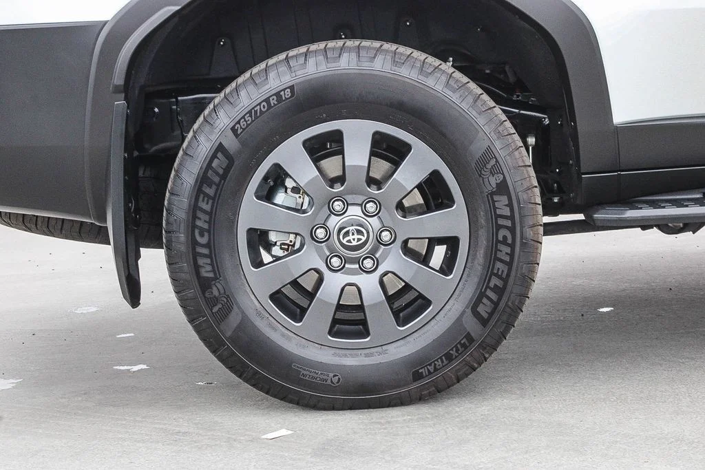 Used 2025  Toyota Base image 11