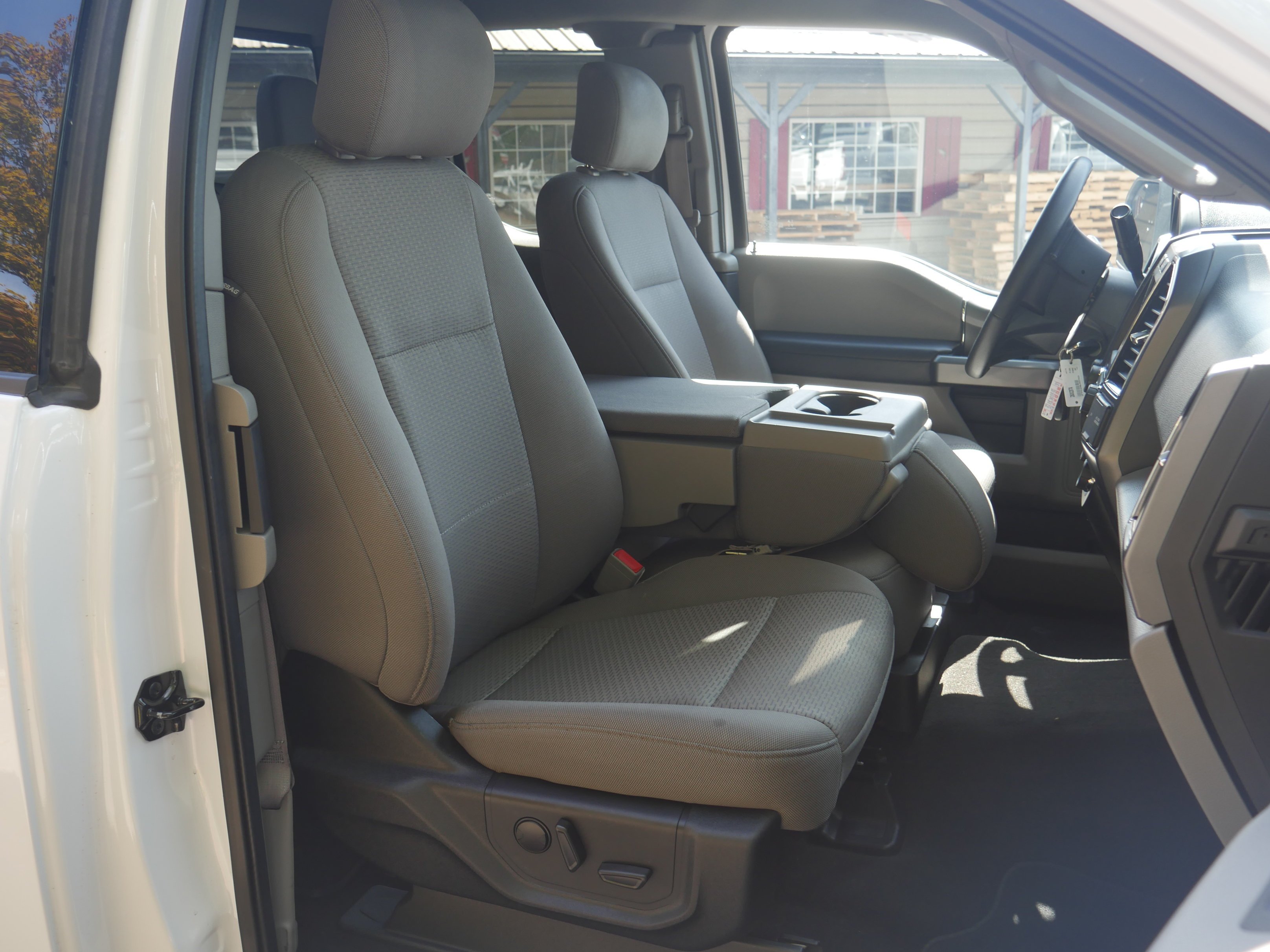 Used 2020 Oxford White Ford XLT image 28