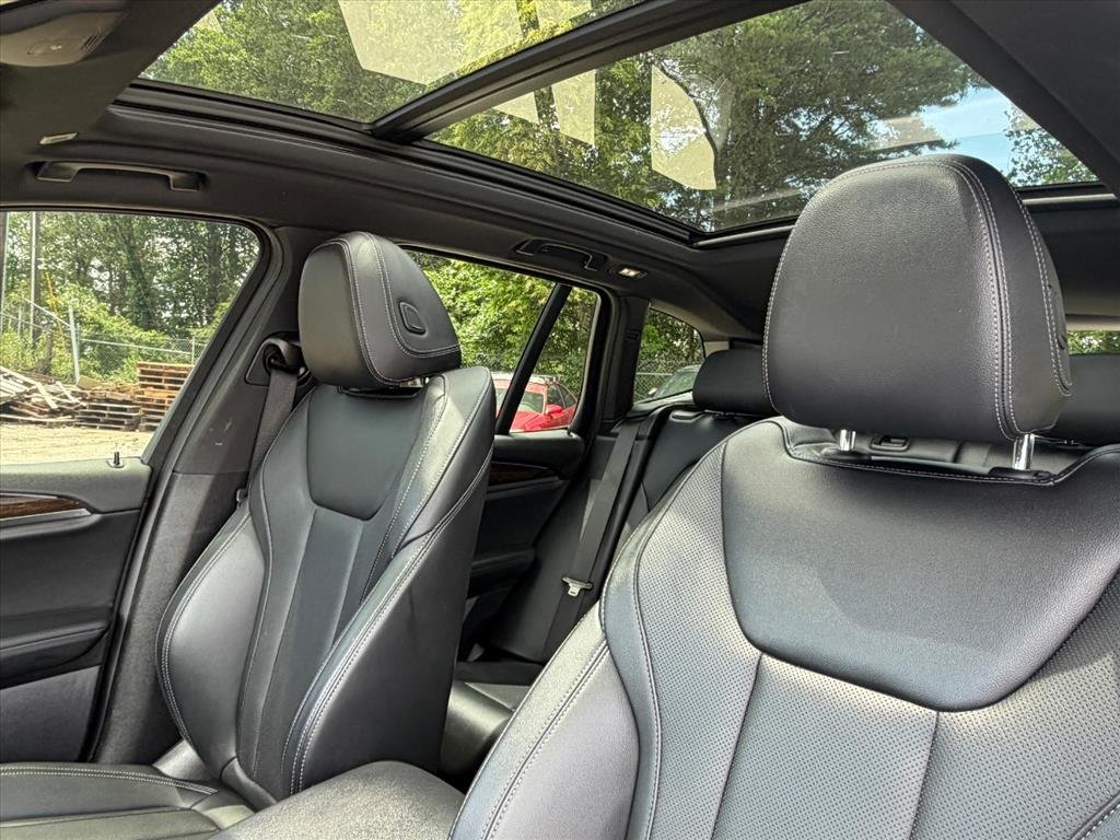 Used 2023 Black Sapphire Metallic BMW xDrive30i image 8