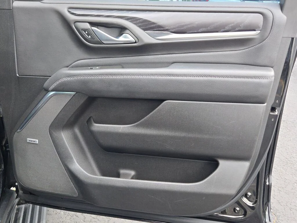Used 2022  GMC Denali image 8