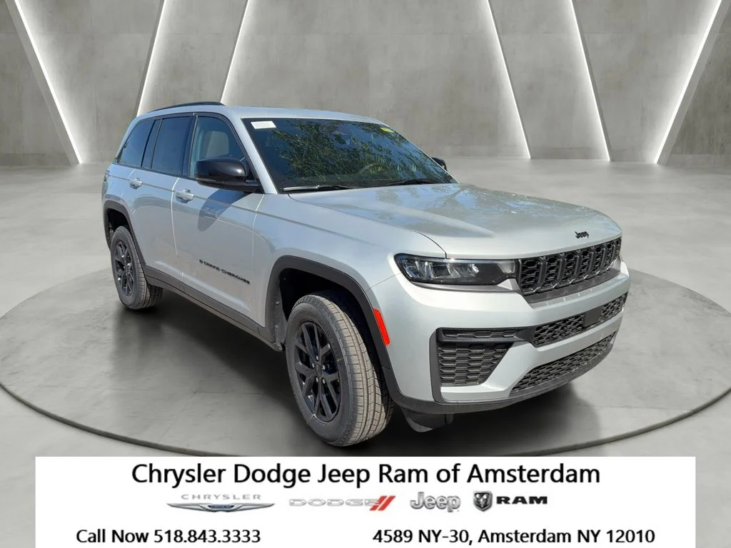 New 2026 Silver Zynith Exterior Paint Jeep Altitude image 1