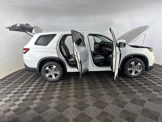 Used 2023 White Honda EX-L image 13