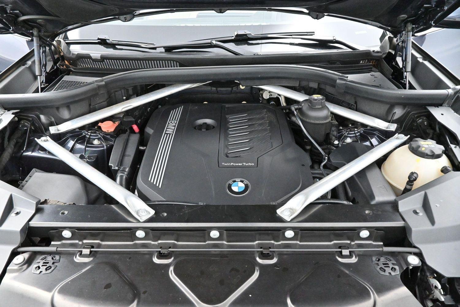 Used 2019 Arctic Gray Metallic BMW xDrive40i image 45