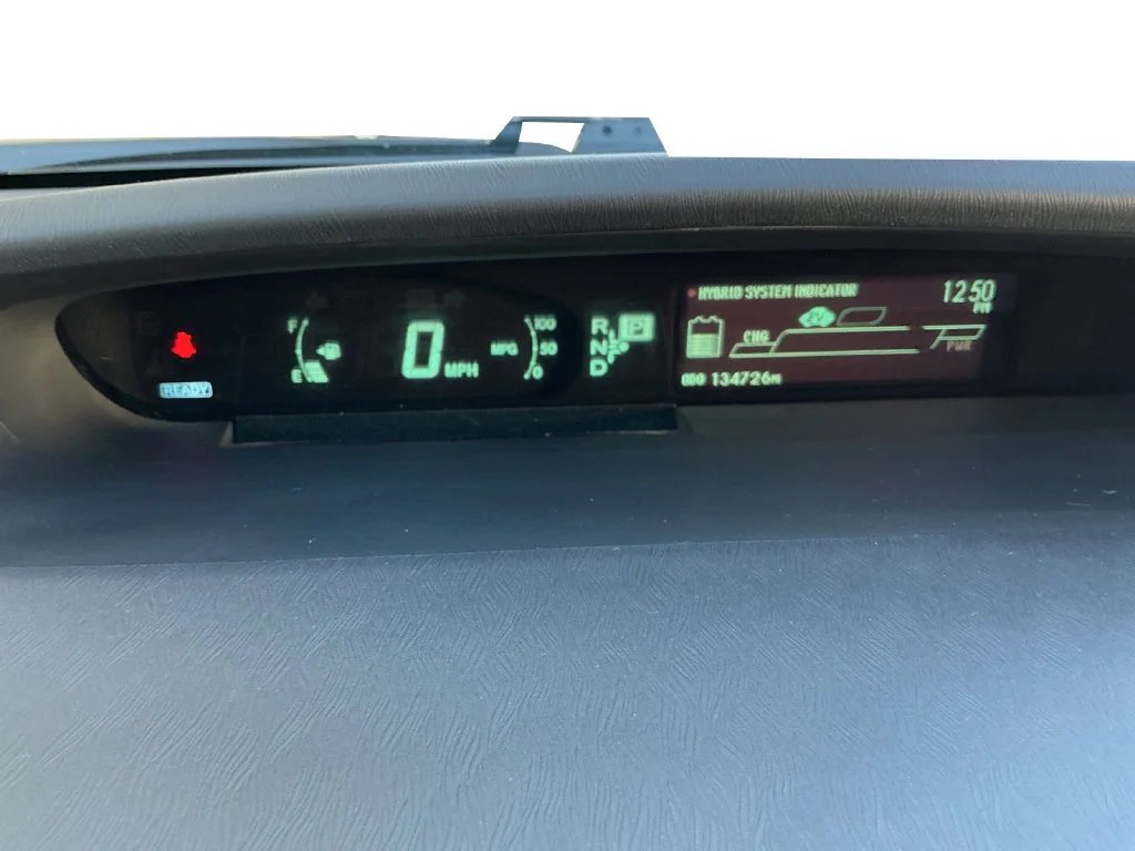 Used 2015 Silver Toyota Three image 19